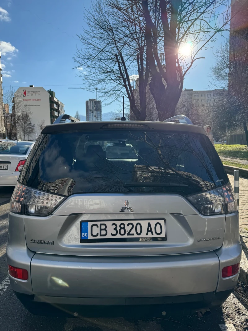 Mitsubishi Outlander 2.4i 16v, снимка 4 - Автомобили и джипове - 48548797