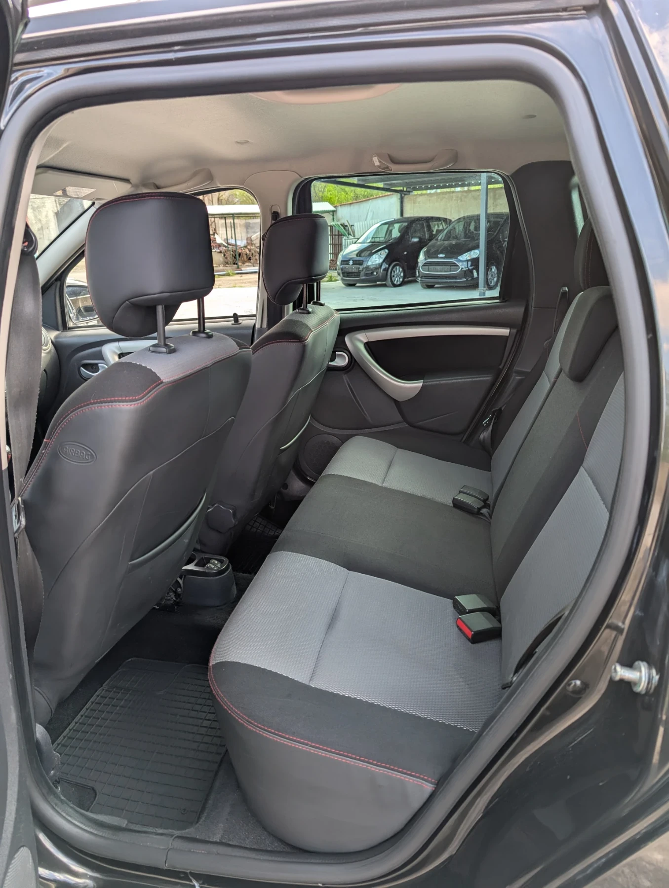 Dacia Duster 1.5 DCI 4X4 - изображение 9