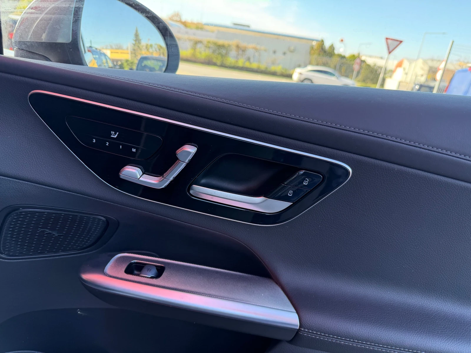 Mercedes-Benz GLC 300 2024г* 22000км* БАРТЕР* УНИКАТ | Mobile.bg — изображение 9