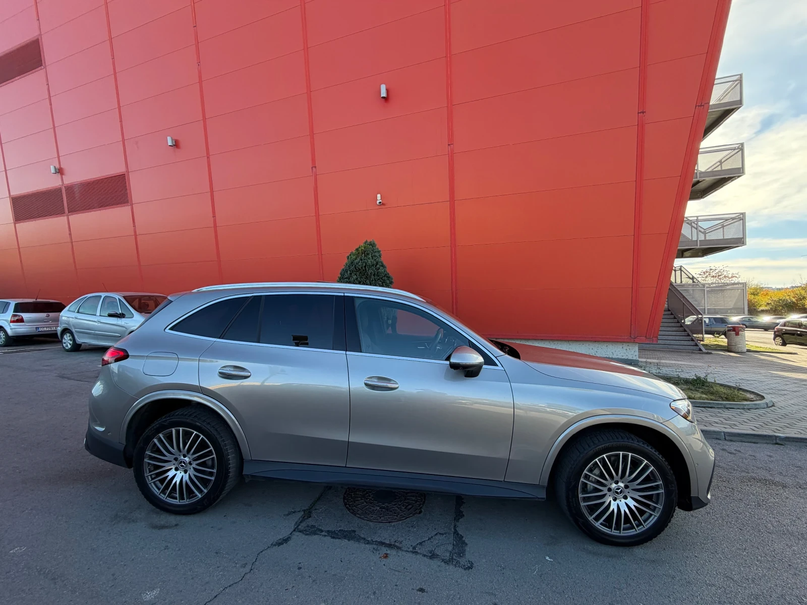 Mercedes-Benz GLC 300 2024г* 22000км* БАРТЕР* УНИКАТ | Mobile.bg — изображение 3