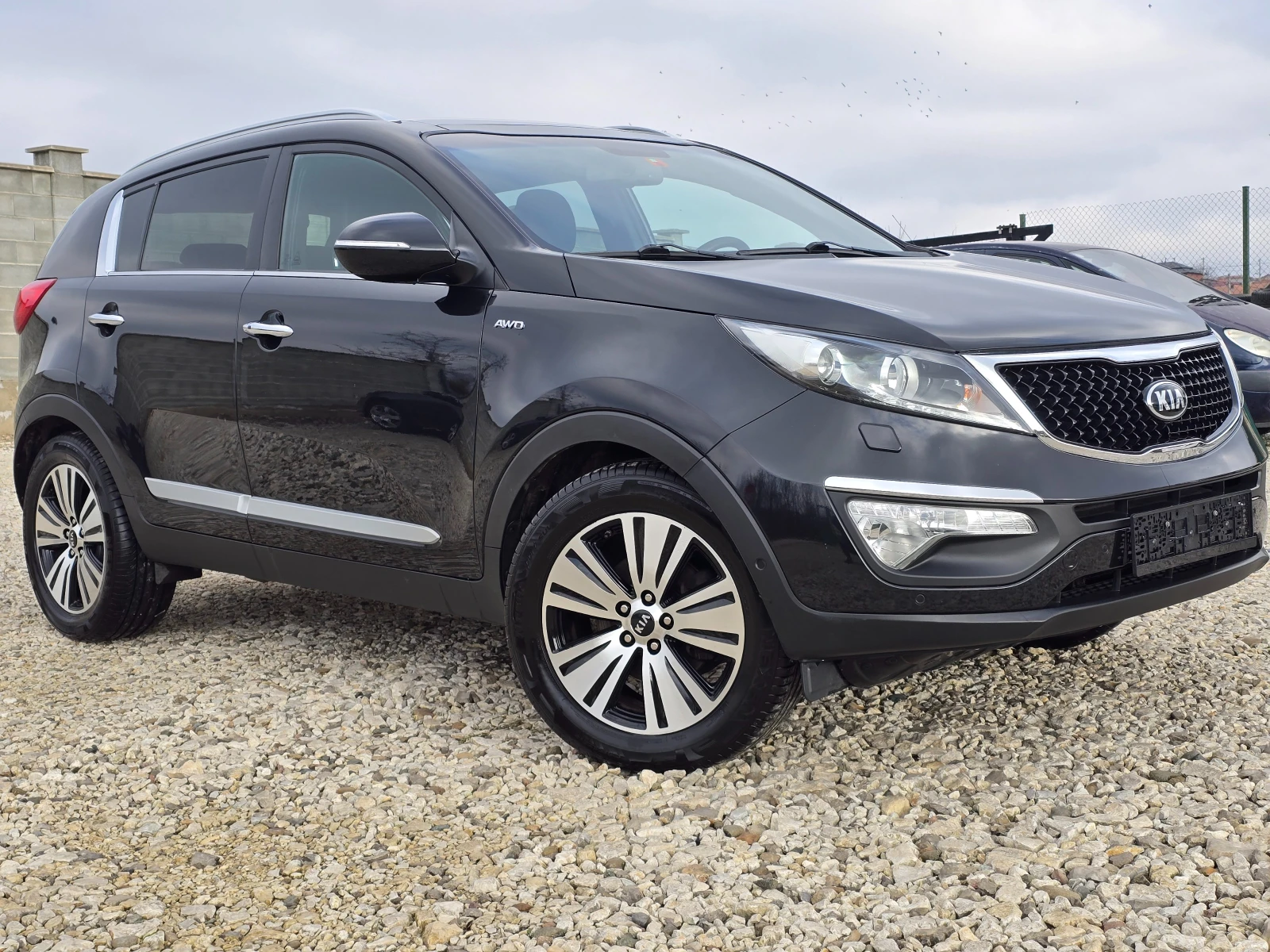 Kia Sportage 2.0/4X4/АВТОАМАТ/ПАНОР./КОЖА/FULL/Швейц. - изображение 2