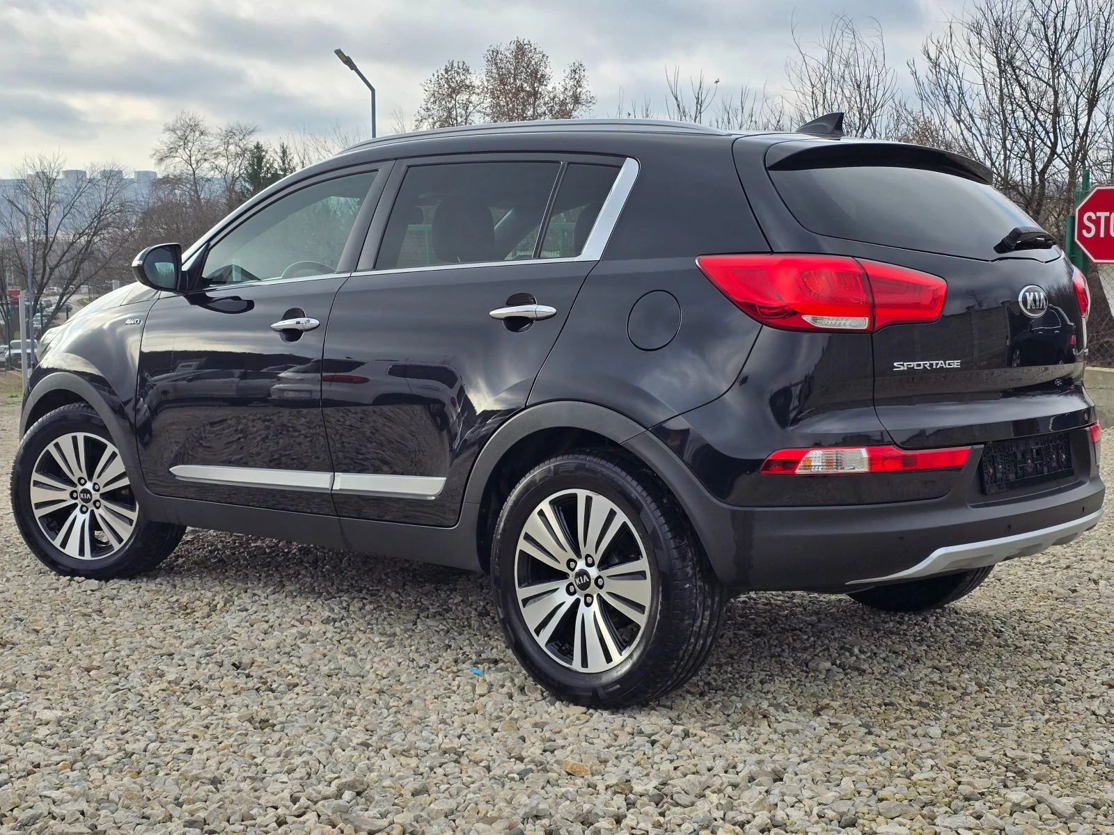Kia Sportage 2.0/4X4/АВТОАМАТ/ПАНОР./КОЖА/FULL/Швейц. - изображение 6