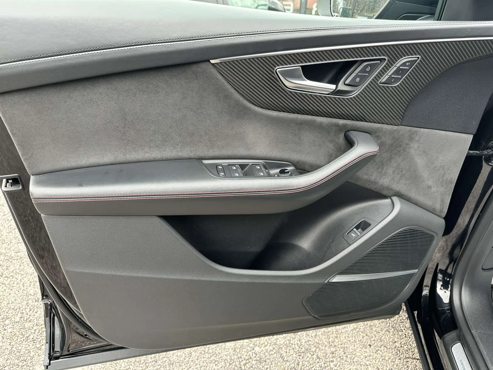 Audi RSQ8 CARBON/ HUD/ PANO/CARBON/B&O/MATRIX/360  - изображение 5