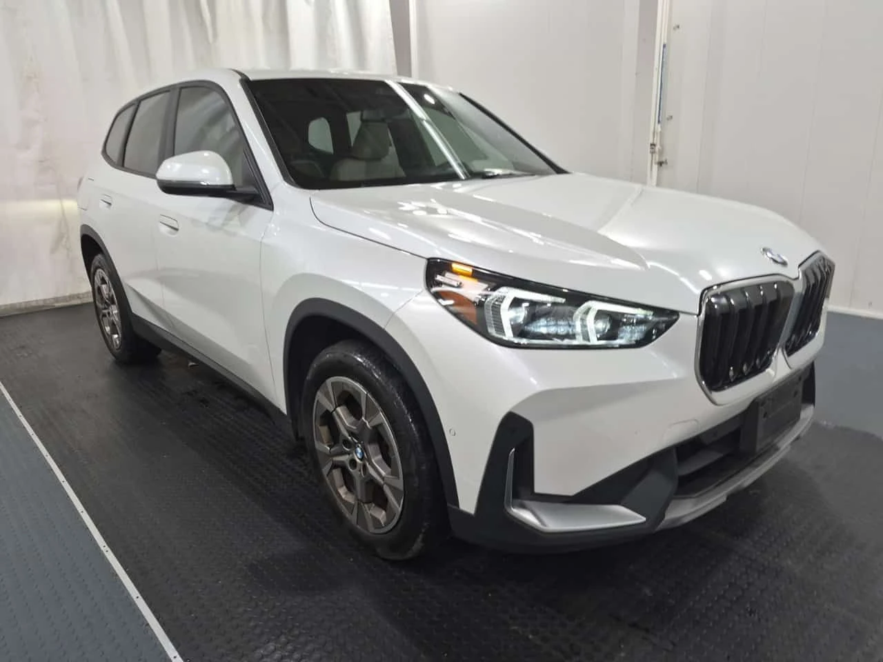 BMW X1 * XDRIVE28I * CARFAX * БЕЗ ПЪРВОНАЧАЛНА ВНОСКА, снимка 2 - Автомобили и джипове - 54918713