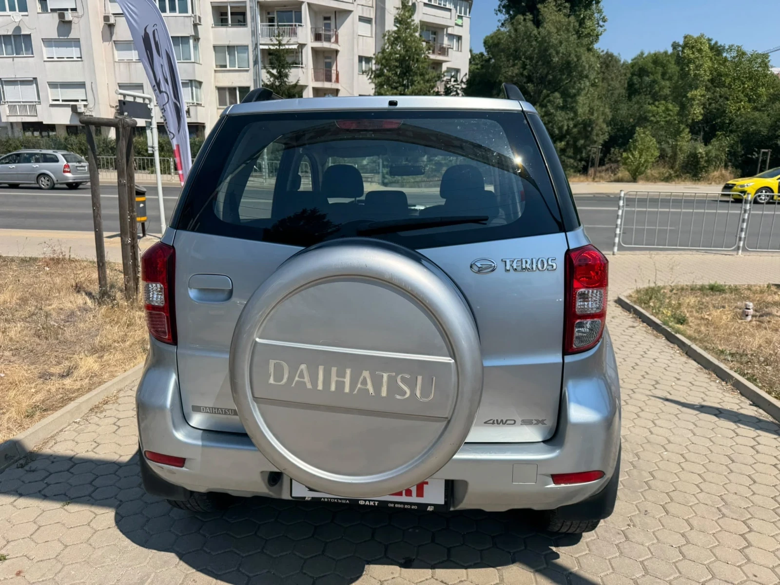 Daihatsu Terios 1.5i, снимка 4 - Автомобили и джипове - 55777407