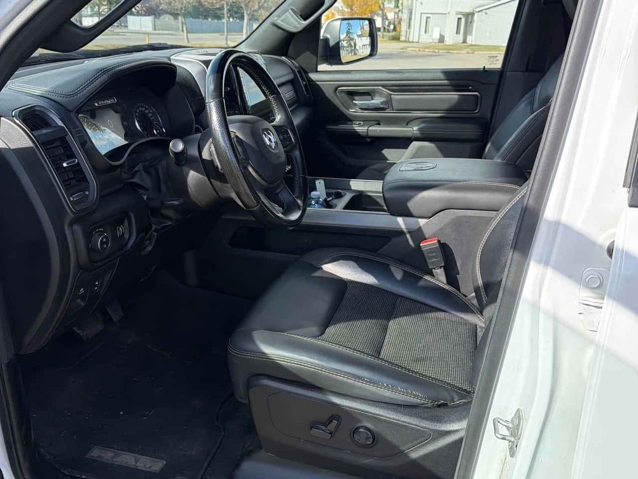 Dodge RAM 1500 * Sport * АВТОКРЕДИТ * ГЛАВНО ПРЕДСТАВИТЕЛСТВО, снимка 10 - Автомобили и джипове - 56309172