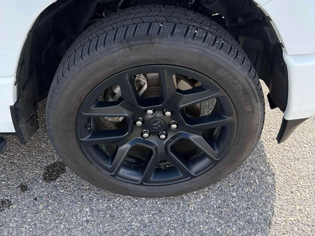 Dodge RAM 1500 * Sport * АВТОКРЕДИТ * ГЛАВНО ПРЕДСТАВИТЕЛСТВО, снимка 9 - Автомобили и джипове - 56309172