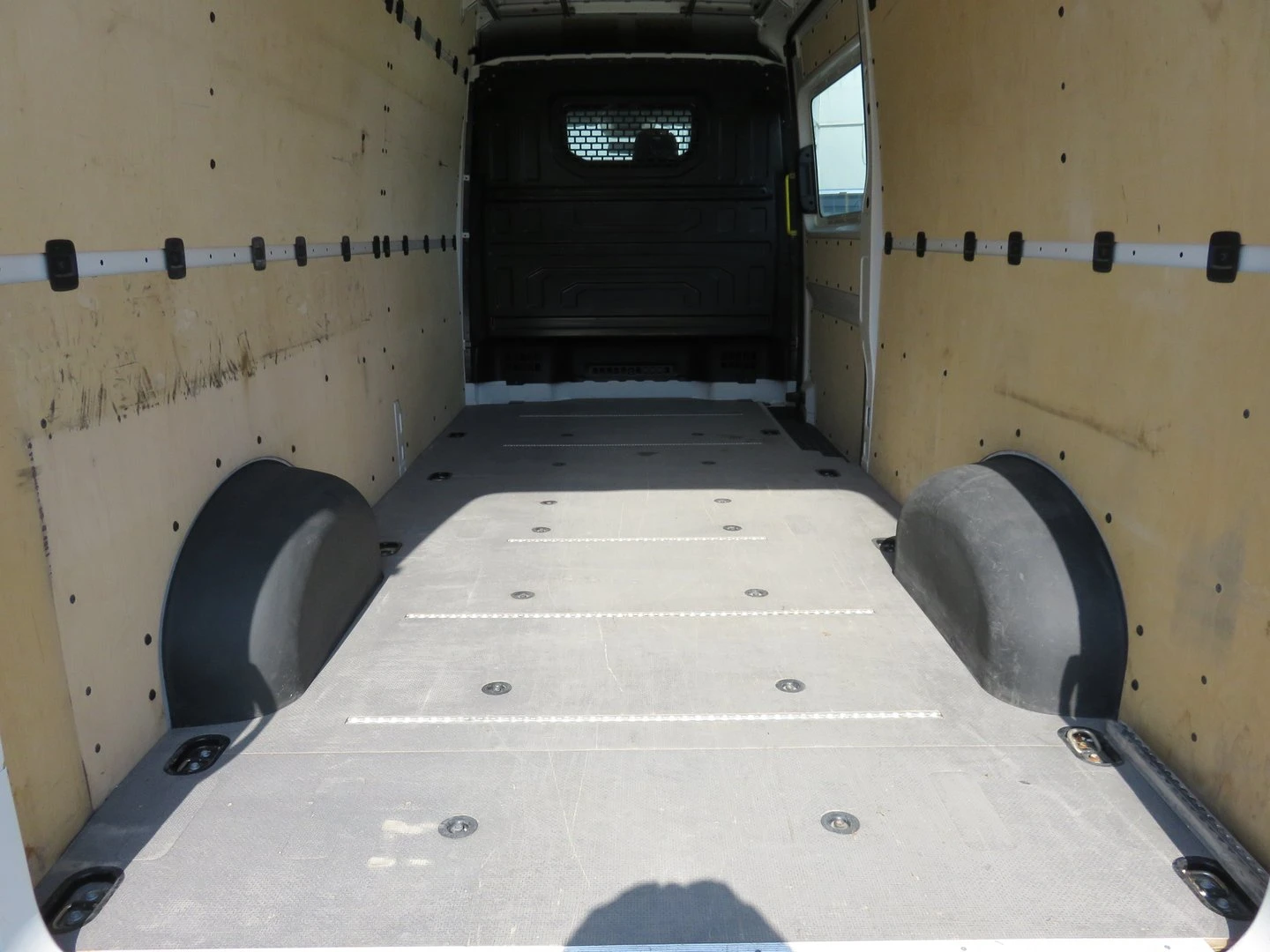 VW Crafter, снимка 7 - Бусове и автобуси - 56420307