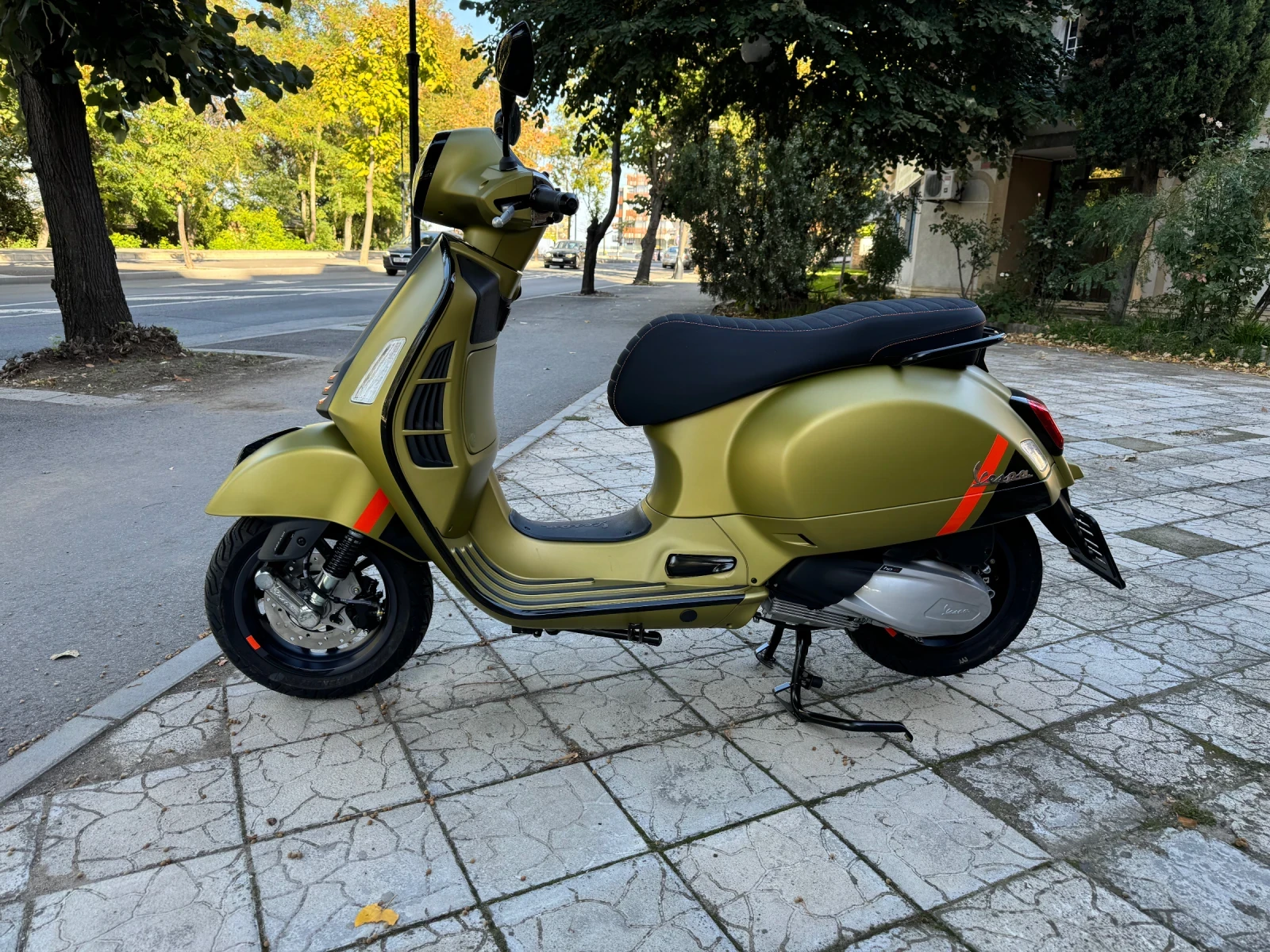 Vespa GTS 300 SuperSport Verde - изображение 6