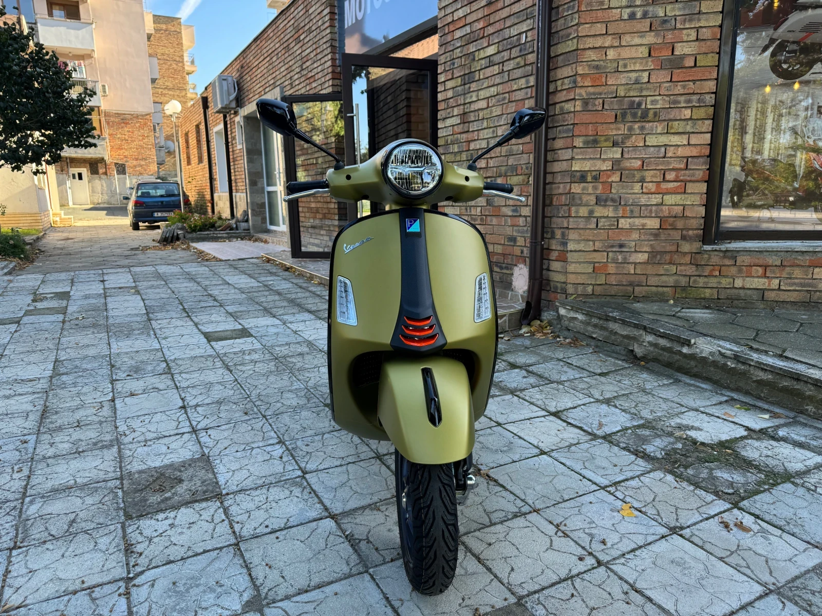 Vespa GTS 300 SuperSport Verde - изображение 8