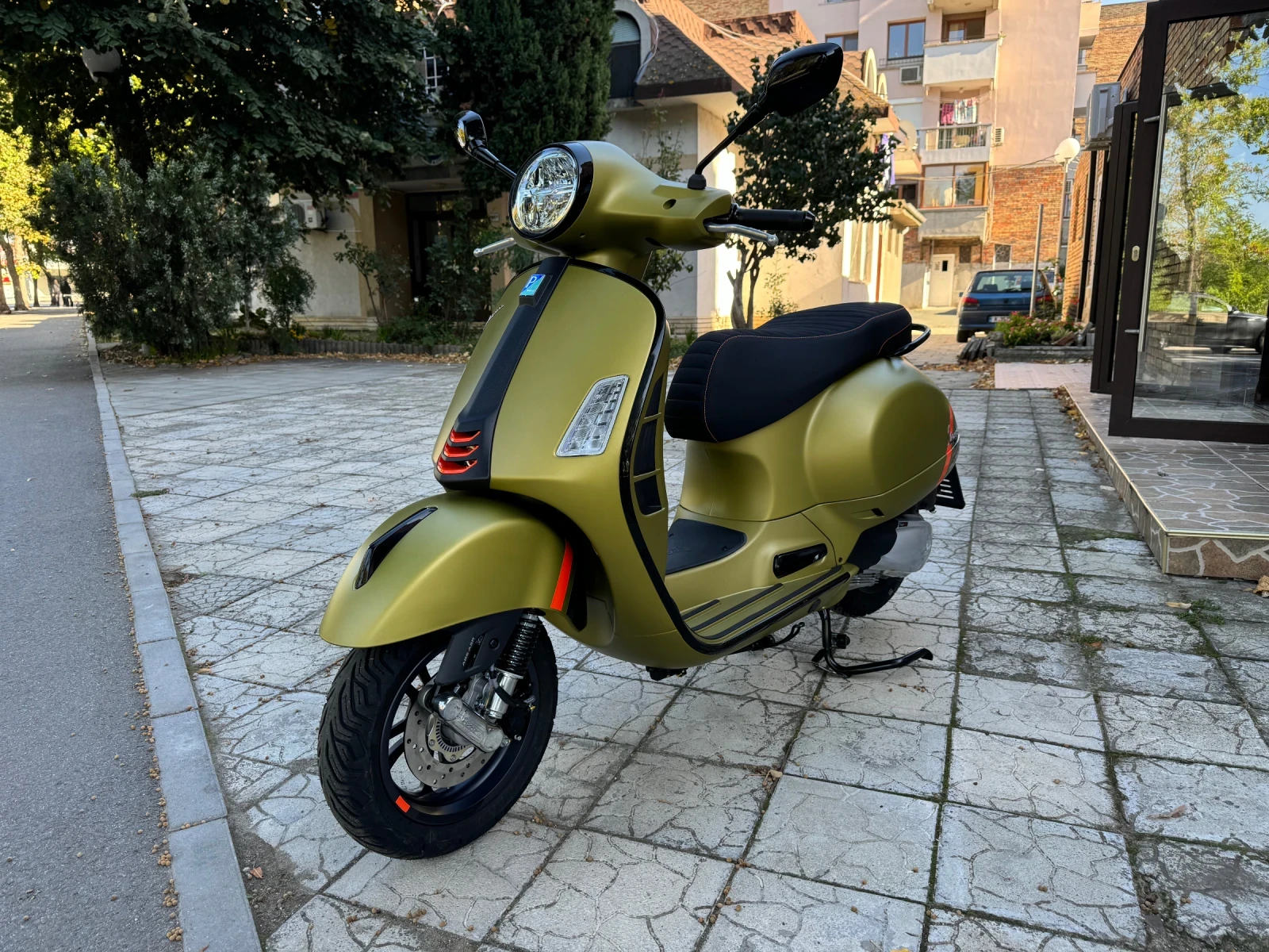 Vespa GTS 300 SuperSport Verde - изображение 7