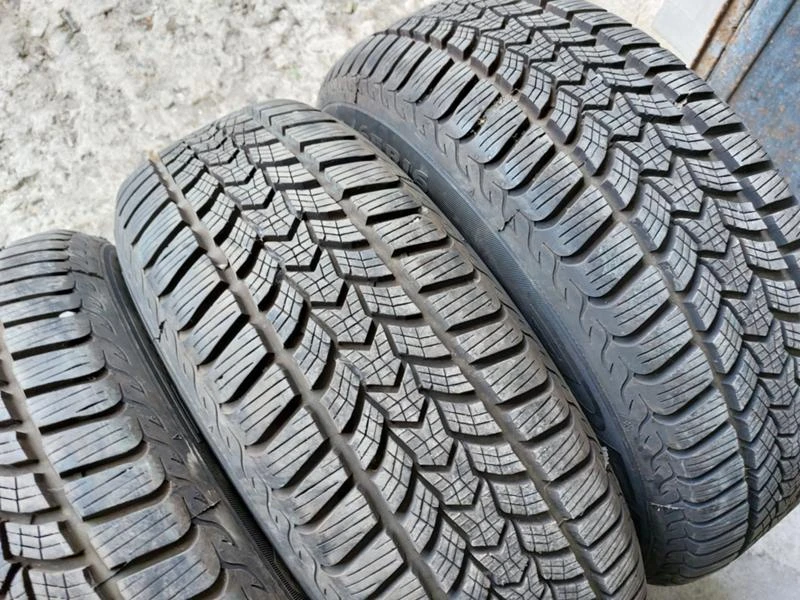 Гуми Зимни 215/65R16, снимка 3 - Гуми и джанти - 37120564