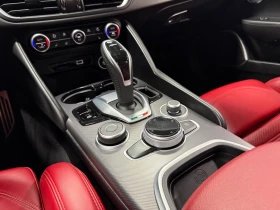 Alfa Romeo Giulia Veloce* Червена кожа* H/K* Камера* Дистроник* Разш, снимка 16