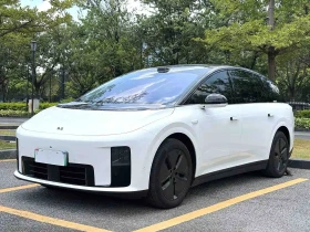 Li Auto i8