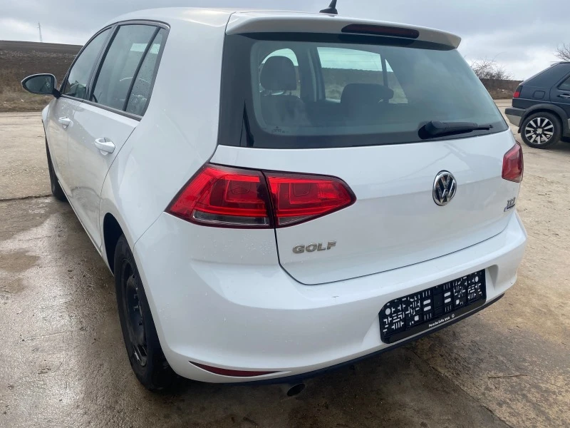 VW Golf 1.6 TDI, снимка 6 - Автомобили и джипове - 39828044