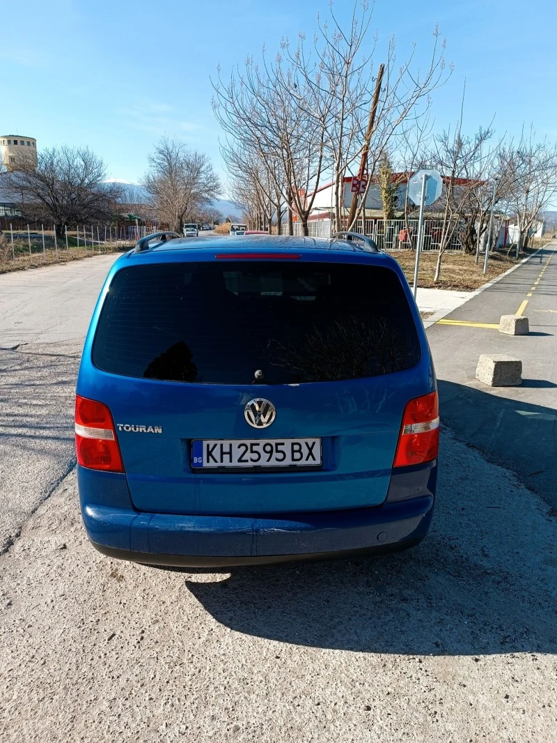 VW Touran Газ бензин, снимка 4 - Автомобили и джипове - 47497940