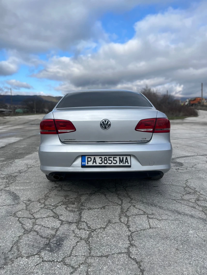 VW Passat 1.6 TDI, снимка 9 - Автомобили и джипове - 48306425