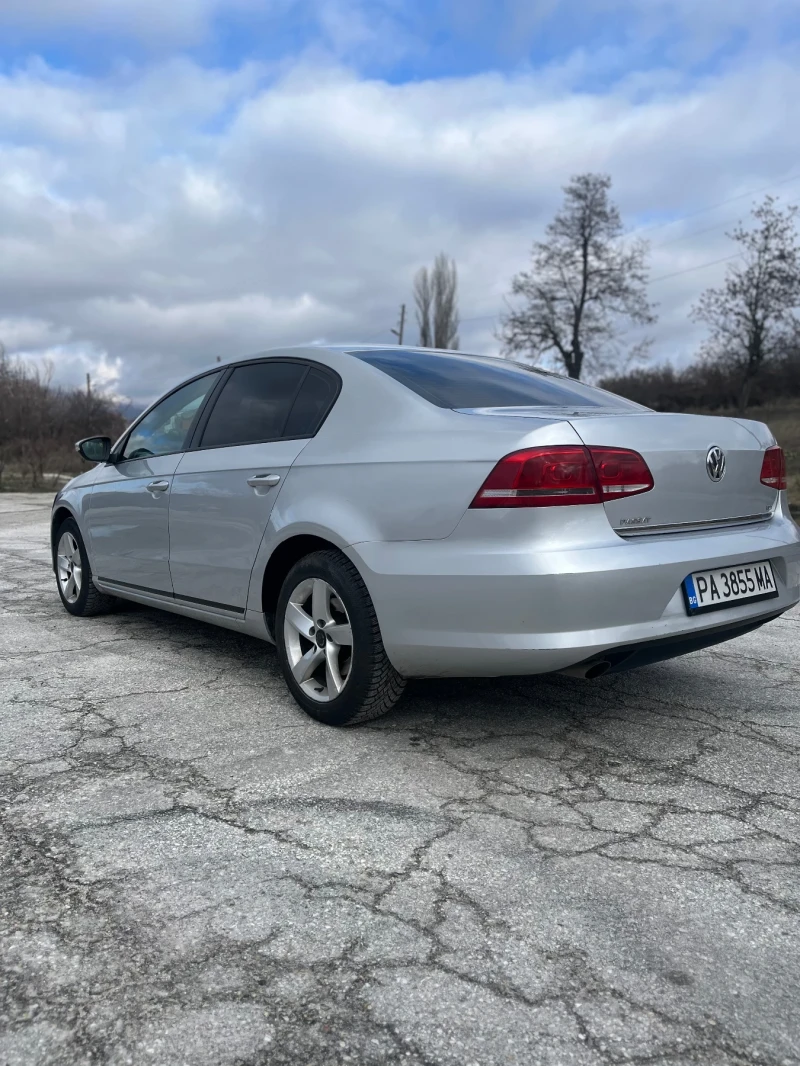 VW Passat 1.6 TDI, снимка 5 - Автомобили и джипове - 48306425