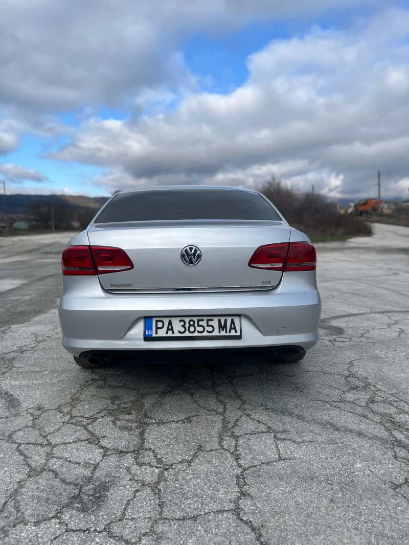 VW Passat 1.6 TDI, снимка 6 - Автомобили и джипове - 48306425