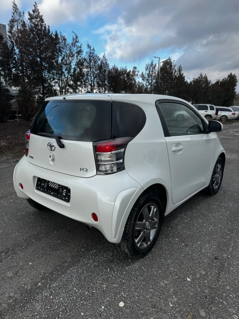 Toyota IQ 1.0 VVT-I KEYLESS/NAVI/PEARL, снимка 4 - Автомобили и джипове - 48381314