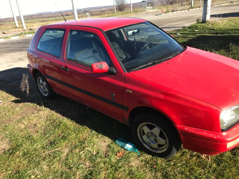 VW Golf 1.6, снимка 3 - Автомобили и джипове - 48425066