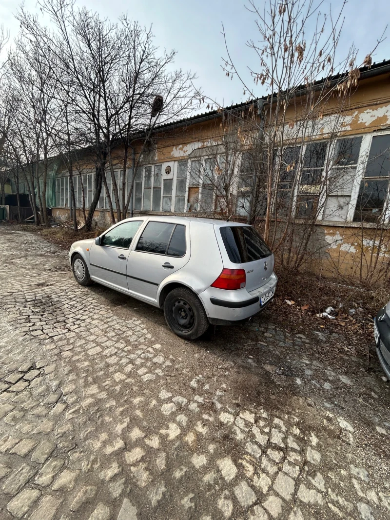 VW Golf, снимка 2 - Автомобили и джипове - 48569930