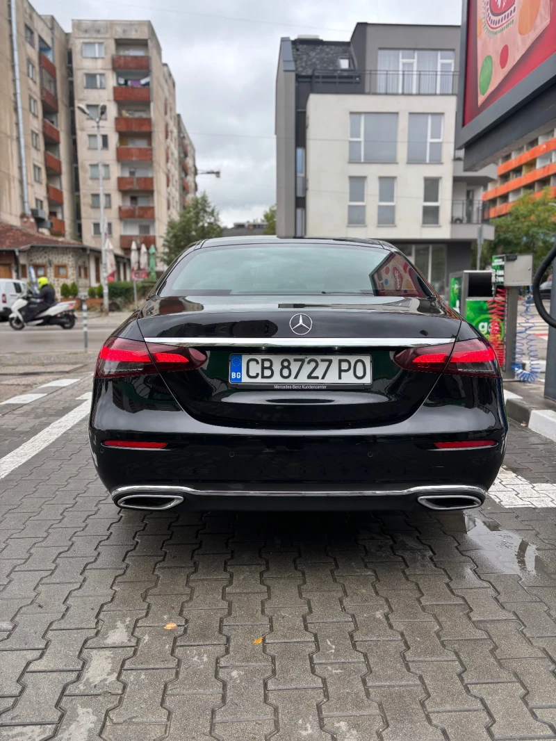 Mercedes-Benz E 220 4 MATIC ТОП СЪСТОЯНИЕ, ПЪЛНА СЕРВИЗНА ИСТОРИЯ, снимка 4 - Автомобили и джипове - 52822202