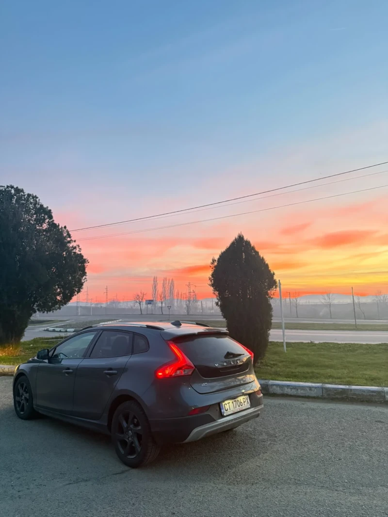 Volvo V40 Cross Country, снимка 6 - Автомобили и джипове - 52900639