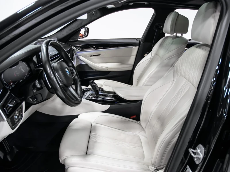 BMW 550 * M550i xDrive REMOTE PARKING PKG HEADS UP NAVI * , снимка 8 - Автомобили и джипове - 53044410