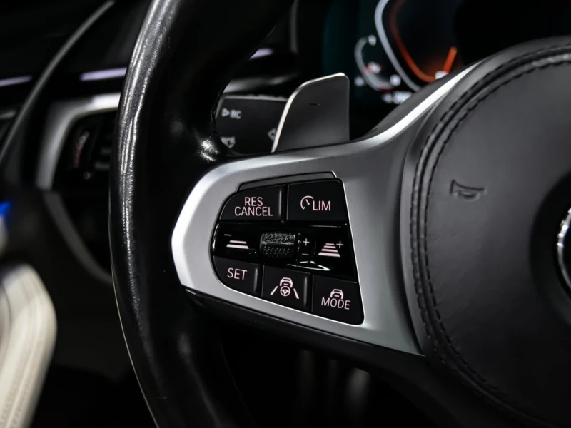 BMW 550 * M550i xDrive REMOTE PARKING PKG HEADS UP NAVI * , снимка 10 - Автомобили и джипове - 53044410