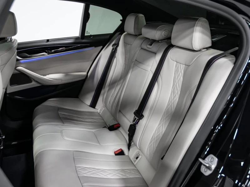 BMW 550 * M550i xDrive REMOTE PARKING PKG HEADS UP NAVI * , снимка 12 - Автомобили и джипове - 53044410