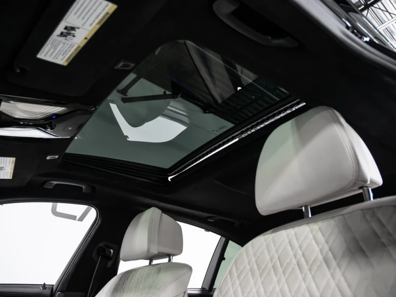 BMW 550 * M550i xDrive REMOTE PARKING PKG HEADS UP NAVI * , снимка 13 - Автомобили и джипове - 53044410