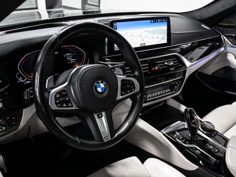 BMW 550 * M550i xDrive REMOTE PARKING PKG HEADS UP NAVI * , снимка 9 - Автомобили и джипове - 53044410