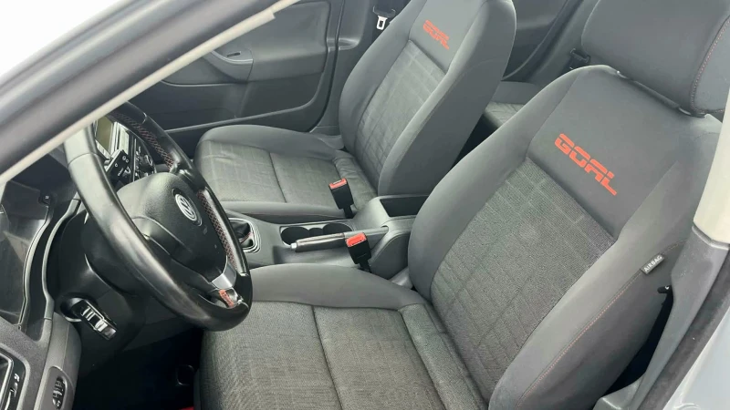 VW Golf 1.9 TDI-GOAL-6скорости, снимка 10 - Автомобили и джипове - 53408684