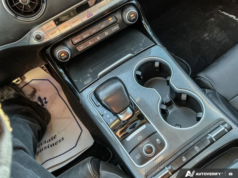 Kia Stinger GT AWD * АвтоКредит* (ЦЕНА ДО БГ), снимка 12 - Автомобили и джипове - 53419572