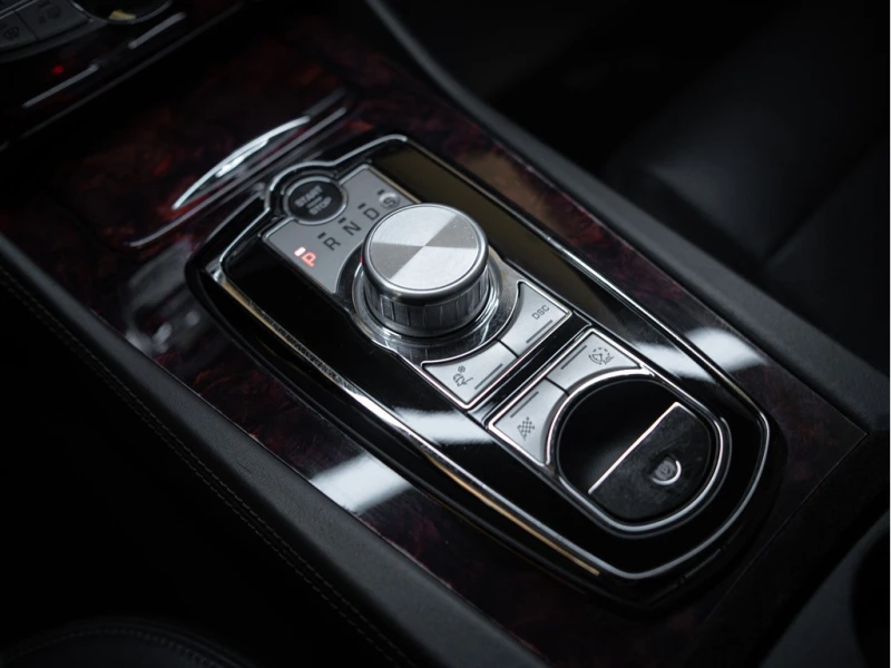 Jaguar Xk8 Coupe * B&W * БЕЗ ИНЦИДЕНТИ * СЕРВИЗНА КНИЖКА * , снимка 13 - Автомобили и джипове - 53587055