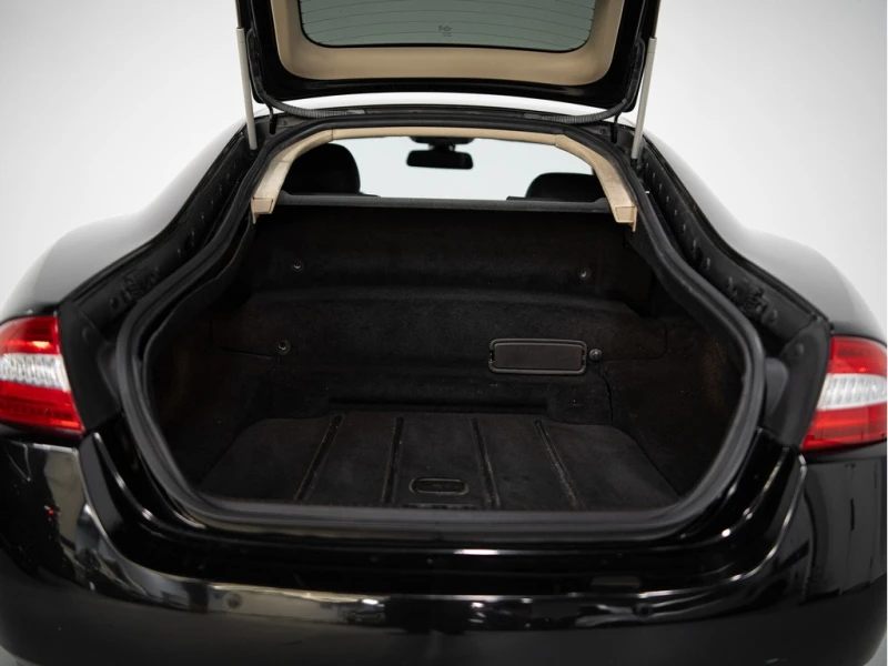 Jaguar Xk8 Coupe * B&W * БЕЗ ИНЦИДЕНТИ * СЕРВИЗНА КНИЖКА * , снимка 11 - Автомобили и джипове - 53587055