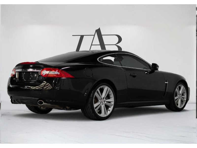 Jaguar Xk8 Coupe * B&W * БЕЗ ИНЦИДЕНТИ * СЕРВИЗНА КНИЖКА * , снимка 4 - Автомобили и джипове - 53587055