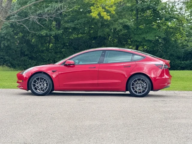 Tesla Model 3 * RWD* АвтоКредит * (ЦЕНА ДО БГ), снимка 4 - Автомобили и джипове - 55040439
