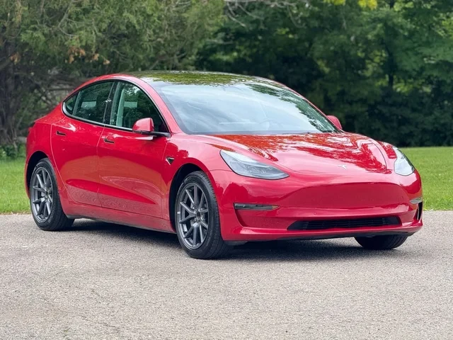 Tesla Model 3 * RWD* АвтоКредит * (ЦЕНА ДО БГ), снимка 3 - Автомобили и джипове - 55040439