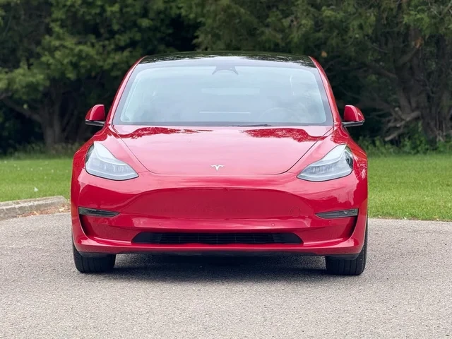 Tesla Model 3 * RWD* АвтоКредит * (ЦЕНА ДО БГ), снимка 2 - Автомобили и джипове - 55040439
