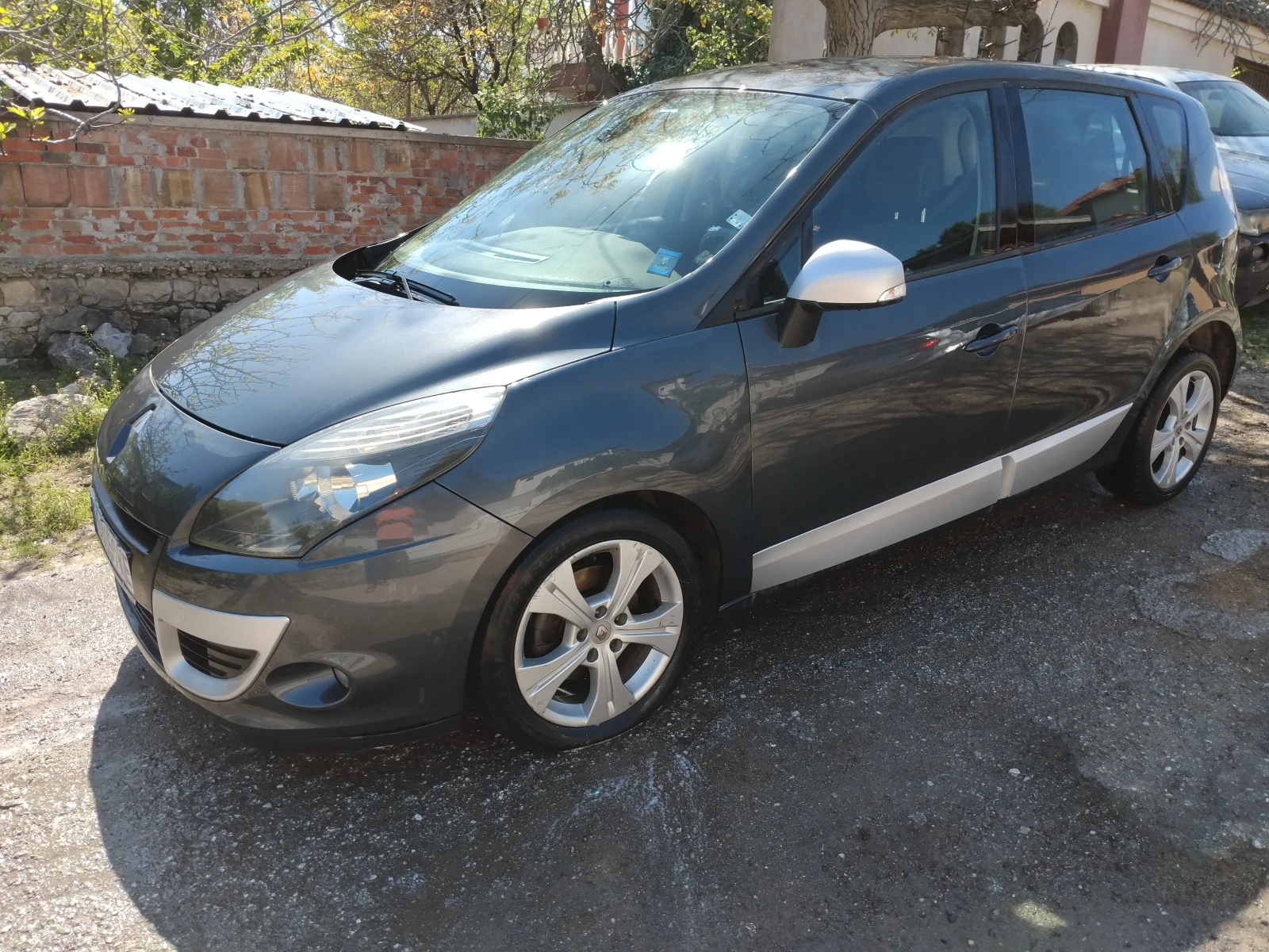 Renault Scenic 2010 - изображение 2