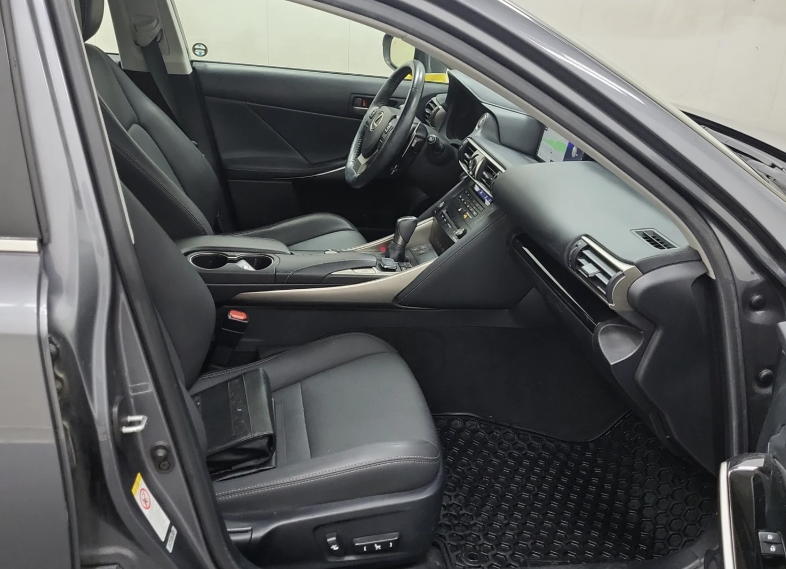 Lexus IS 300 | Mobile.bg   16