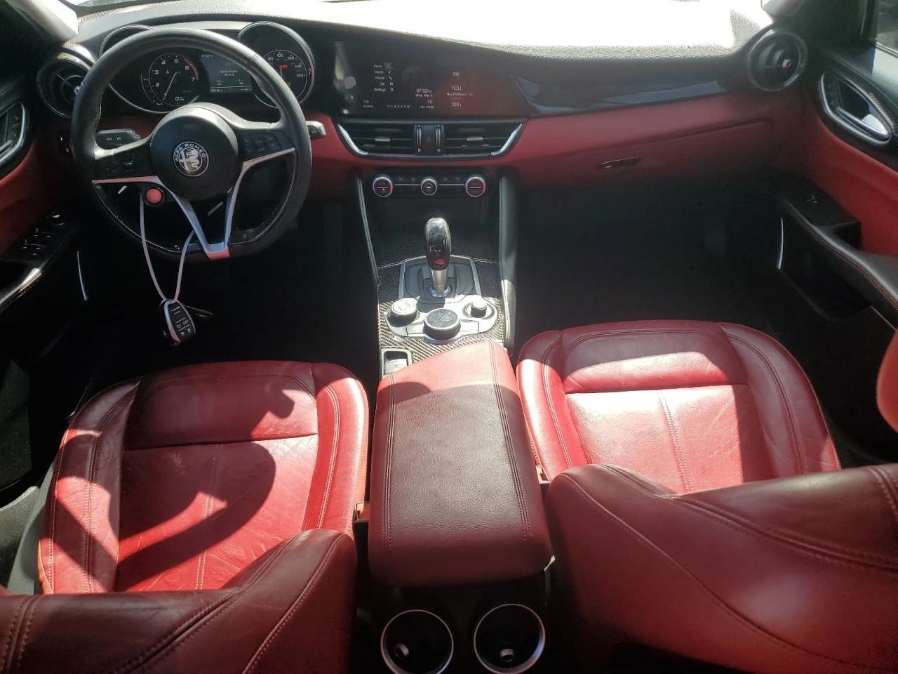 Alfa Romeo Giulia TI / 2.0L 4 /  / Remote start /  /  | Mobile.bg   8