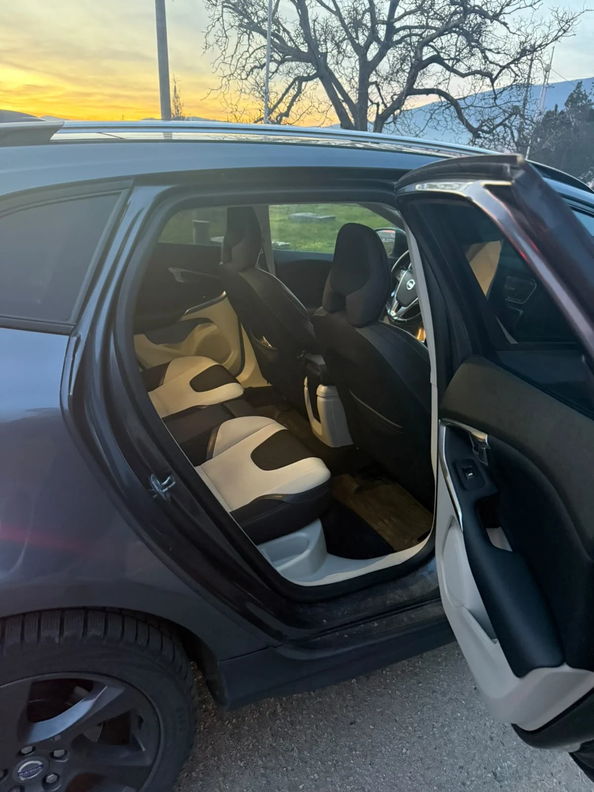 Volvo V40 Cross Country | Mobile.bg � ����������� 10