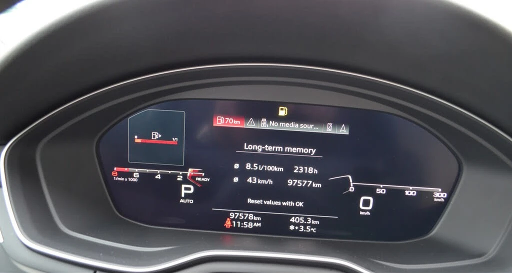 Audi A4 quattro Technik AWD* АвтоКредит* (ЦЕНА ДО БГ) - изображение 8