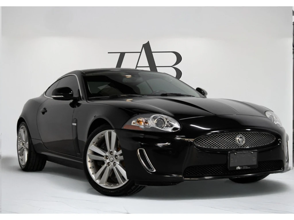 Jaguar Xk8 Coupe * B&W * БЕЗ ИНЦИДЕНТИ * СЕРВИЗНА КНИЖКА *  - изображение 3