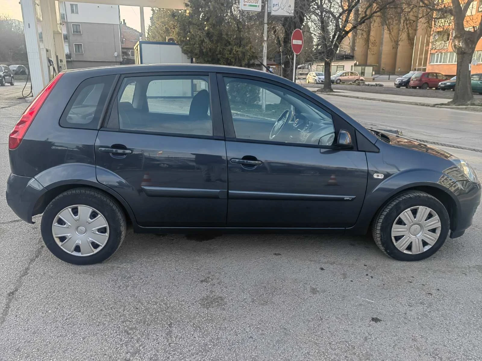 Ford Fiesta 1.25, снимка 4 - Автомобили и джипове - 53803231