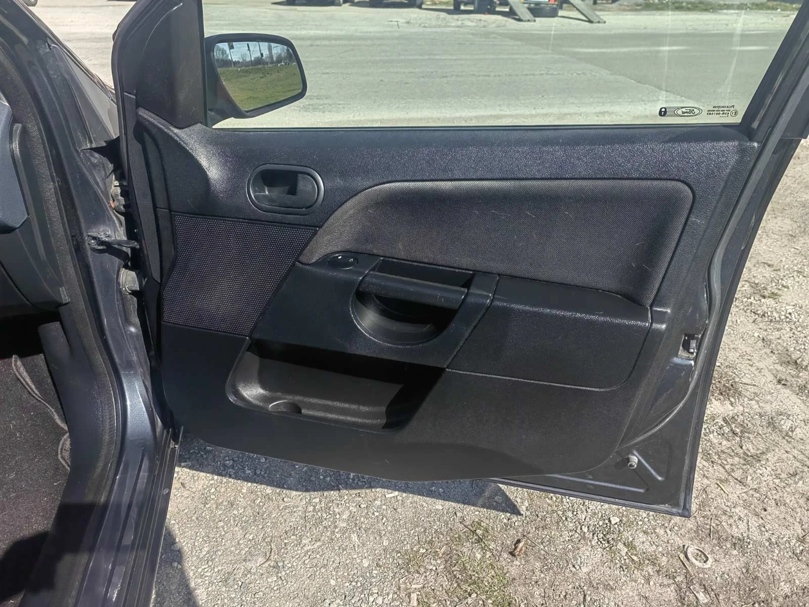 Ford Fiesta 1.25, снимка 13 - Автомобили и джипове - 53803231