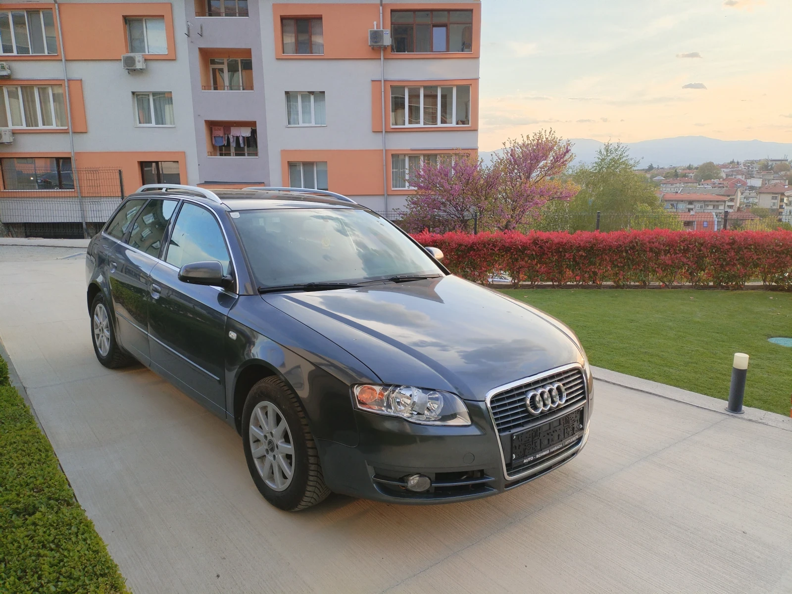 Audi A4 1.9 TDI 116hp Климатроник 4ел.стъкла Халогени Уник, снимка 4 - Автомобили и джипове - 54481933